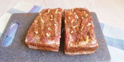 Шаг 2: сала с горчицей