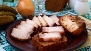 Рецепт Сала в луковой шелухе