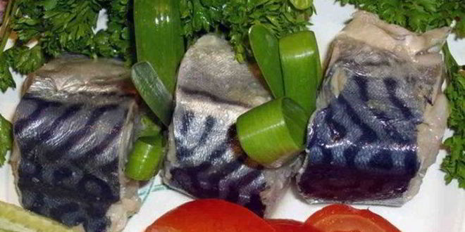 Рецепт Слабосоленой скумбрии по-домашнему