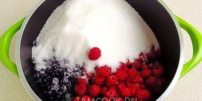 Шаг 2: чернично-малинового варенье