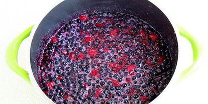 Шаг 4: чернично-малинового варенье