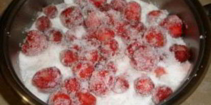 Шаг 1: клубничного варенья на зиму