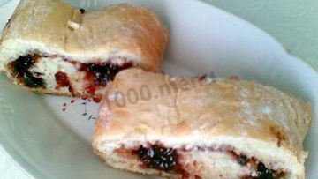 Рецепт Рулета с вишневым вареньем