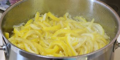 Шаг 8: цукатов из лимонной кожуры