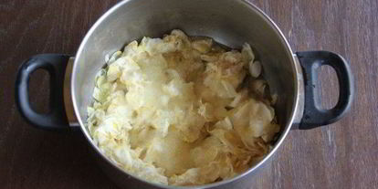 Шаг 2: варенья из лепестков белой розы