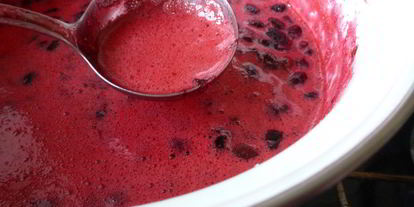 Шаг 2: варенья из жимолости