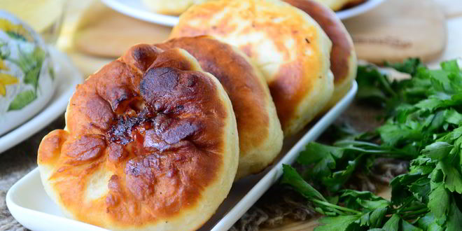 Рецепт Беляшей с помидорами и сыром