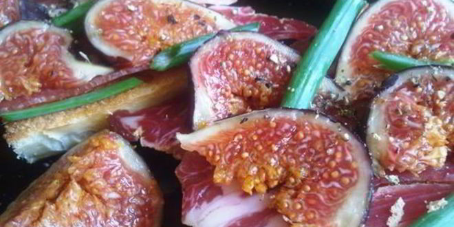 Рецепт Брускетты с инжиром и пармской ветчиной