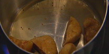 Шаг 2: брускетты с инжиром, яблоком и сыром