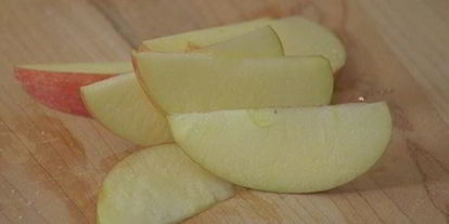 Шаг 6: брускетты с инжиром, яблоком и сыром