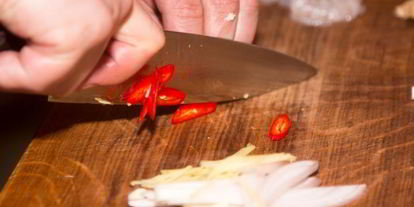 Шаг 1: брускетты с креветками