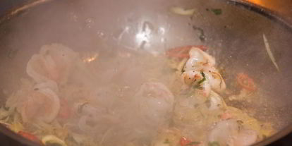 Шаг 6: брускетты с креветками