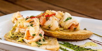 Шаг 9: брускетты с креветками