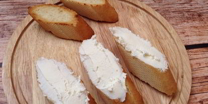 Шаг 2: брускетты с лососем