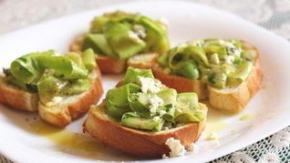 Рецепт Брускетты с маринованным цуккини