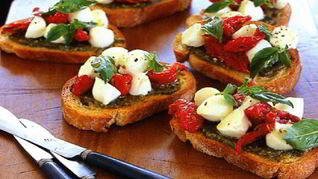Рецепт Брускетты с помидорами
