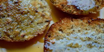 Шаг 4: брускетты с рыбого и свеклоя