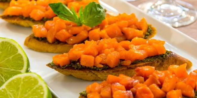 Рецепт брускетты с семгой и песто