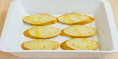 Шаг 2: брускетты с семгой и песто