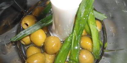 Шаг 1: брускетты с тапенадом из цветной капусты