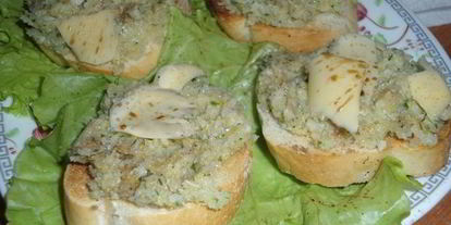 Шаг 4: брускетты с тапенадом из цветной капусты