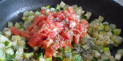 Шаг 1: брускетты с цуккини и болгарским перцем