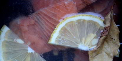 Шаг 1: брускетты с творогом и красной рыбой