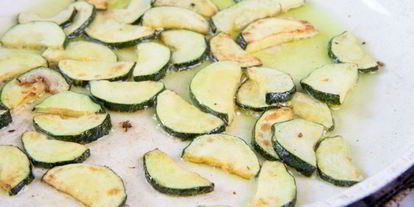 Шаг 5: брускетты с ветчиной