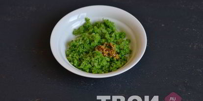 Шаг 4: брускетты с зеленым горошком