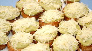 Рецепт Брускетты со сливочным пюре