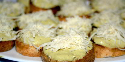 Шаг 3: брускетты со сливочным пюре