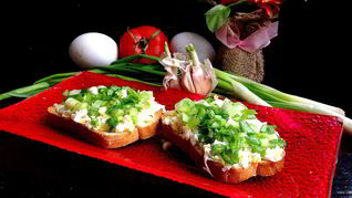 Рецепт Брускетты яично-луковая