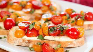 Рецепт Теплой брускетты с помидорами и сыром