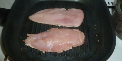 Шаг 1: бургера с курицей и соусом из голубого сыра