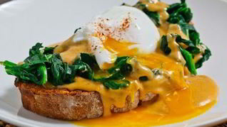 Рецепт Бургера с яйцами-пашот под соусом