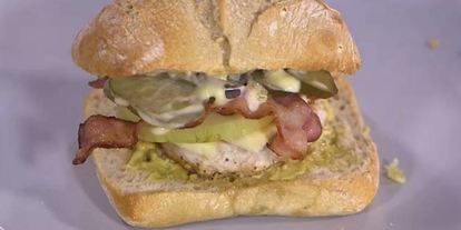 Шаг 7: бургеров с курицей, беконом и голубым сыром