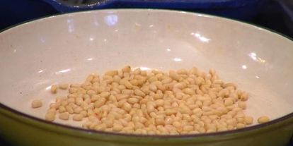 Шаг 2: бургеров с вялеными помидорами на черных булочках