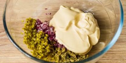 Шаг 2: фишбургеров с соусом тартар