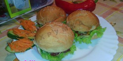 Шаг 8: гамбургеров с корейской морковкой