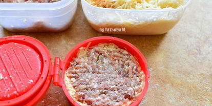 Шаг 1: картофельных бургеров с мясной начинкой