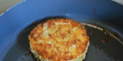 Шаг 3: картофельных бургеров с мясной начинкой