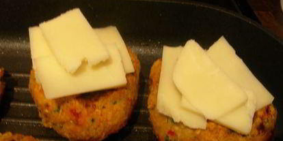 Шаг 3: вегетарианских бургеров из нута с чеддером