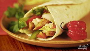 Рецепт Буррито с курицей и фасолью