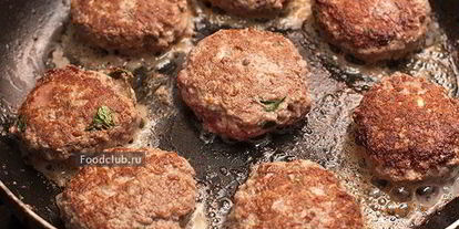 Шаг 3: бутерброда с мини-котлетами