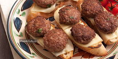 Шаг 6: бутерброда с мини-котлетами