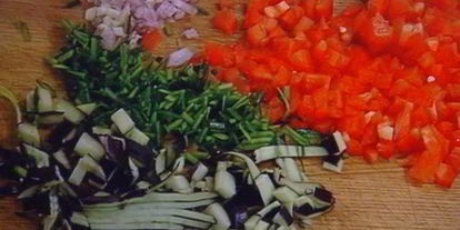 Шаг 1: бутерброда с жареным окунем под соусом рататуй