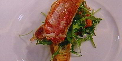 Шаг 10: бутерброда с жареным окунем под соусом рататуй