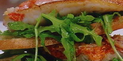 Шаг 11: бутерброда с жареным окунем под соусом рататуй