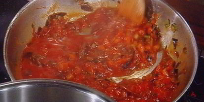 Шаг 2: бутерброда с жареным окунем под соусом рататуй