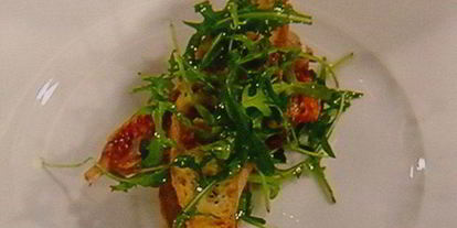 Шаг 9: бутерброда с жареным окунем под соусом рататуй